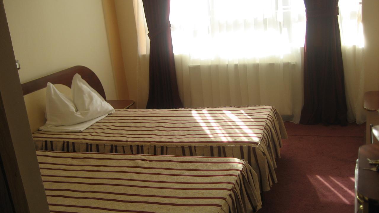 Hotel Palace Targu Jiu Room photo